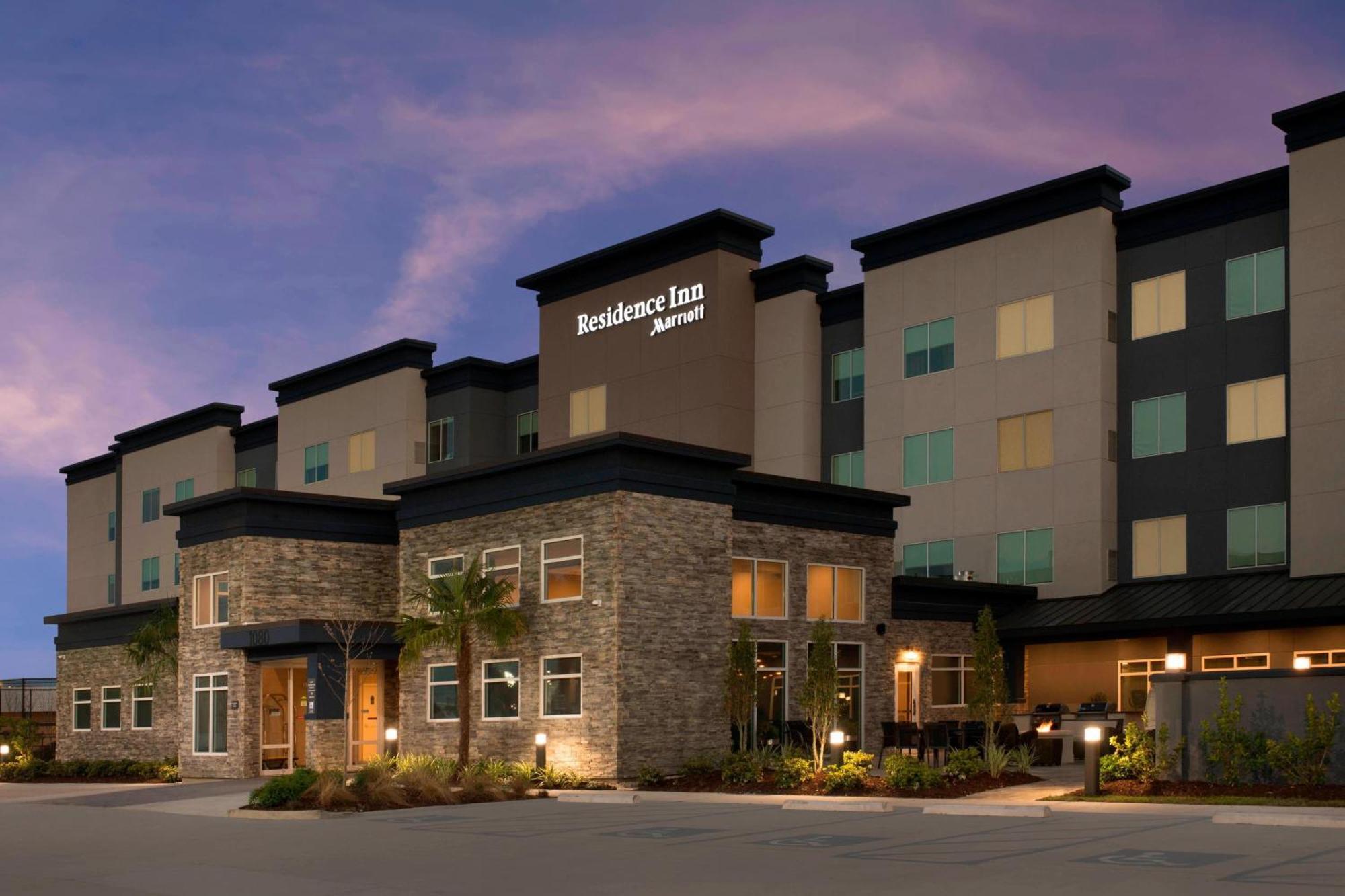 By Marriott New Orleans Hotel Elmwood