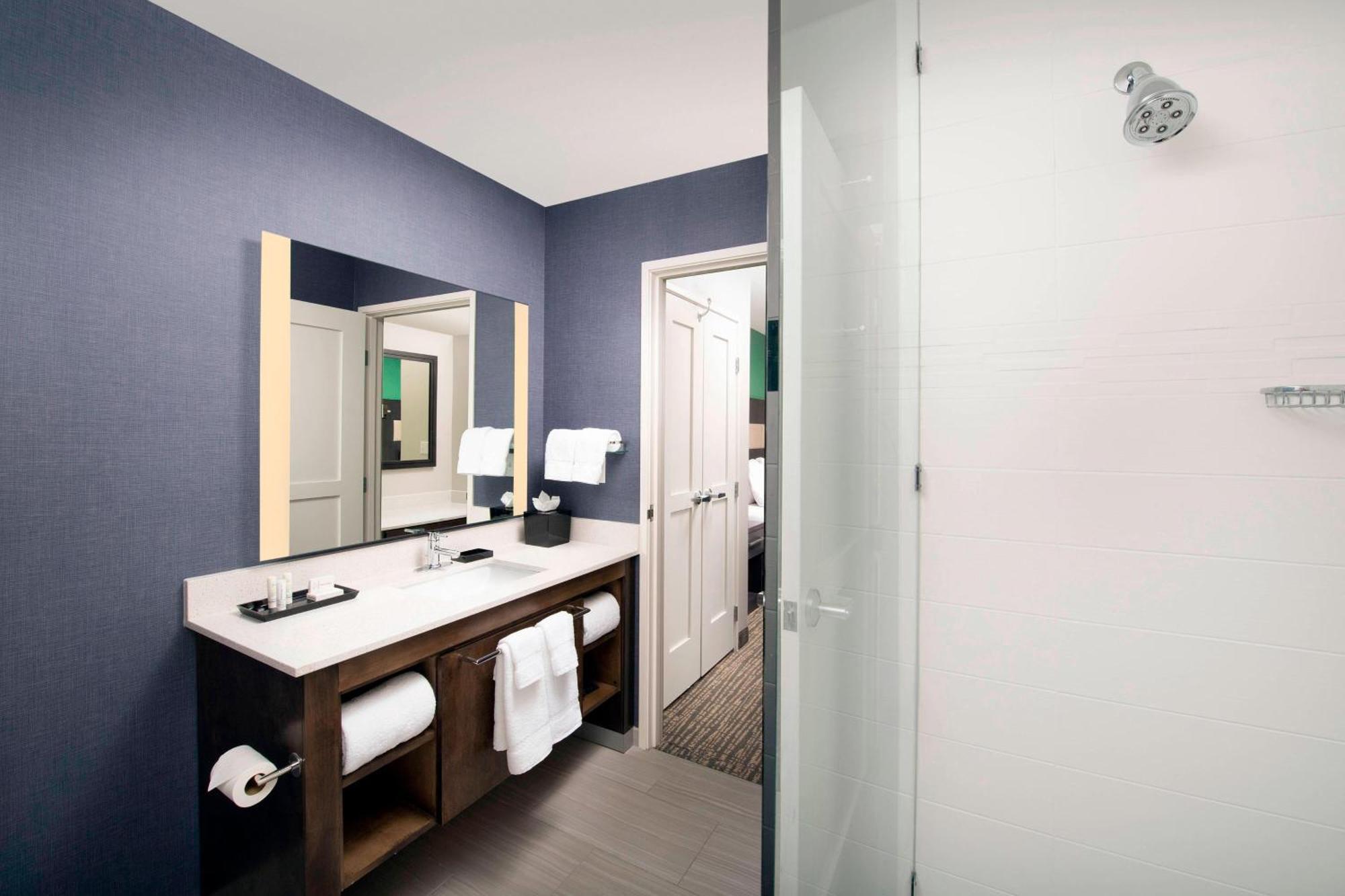By Marriott New Orleans Elmwood
