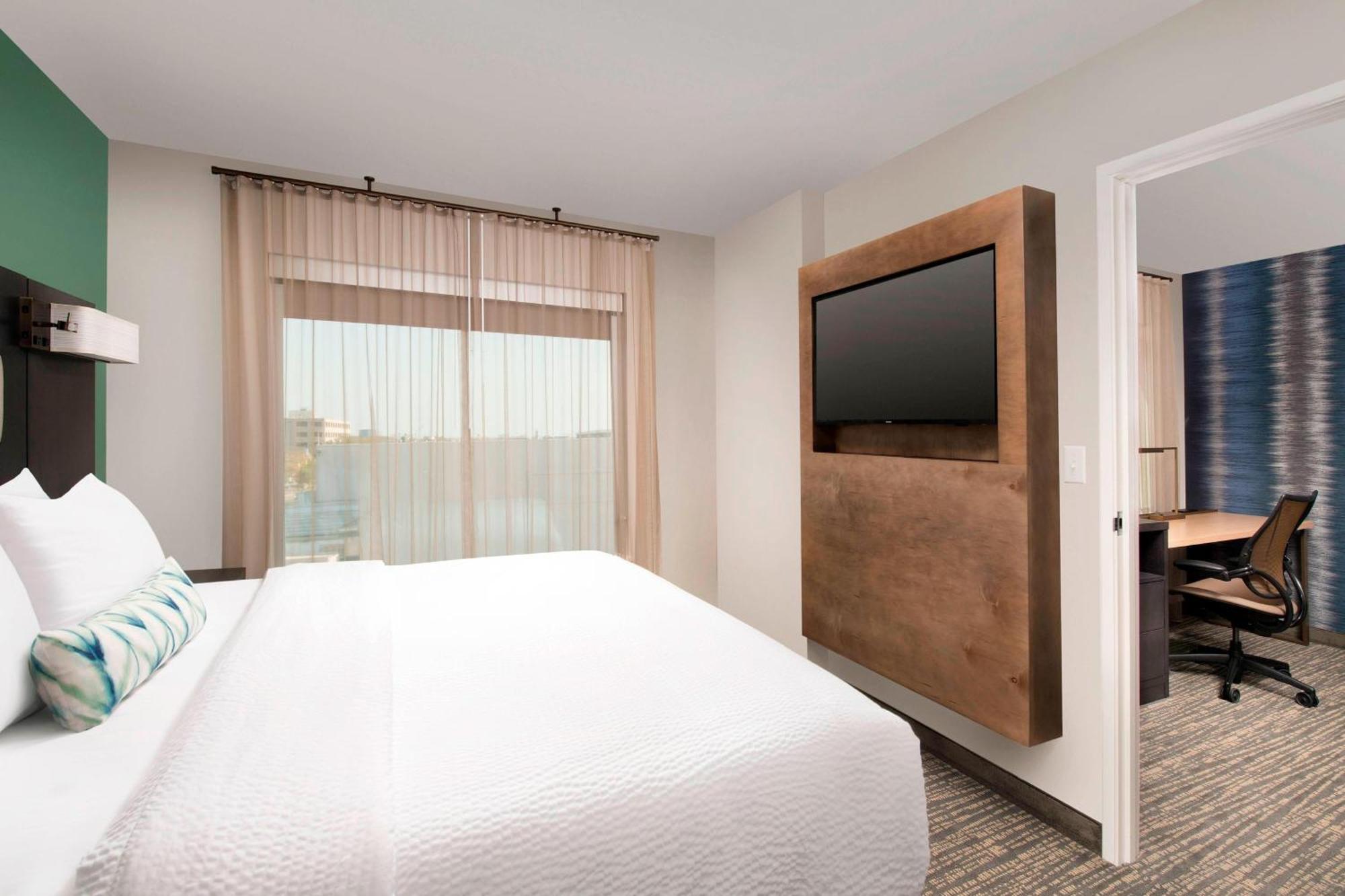 By Marriott New Orleans Hotel 4*